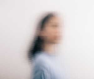 Blurred lady looking to the right